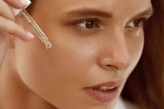 Τρεις λόγοι για να μην εντάξετε το υαλουρονικό οξύ στη ρουτίνα σας