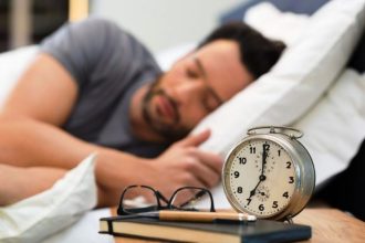 Οι υγιεινές συνθήκες ζωής και η ποιότητα ύπνου συνδέονται με την υγεία του εγκεφάλου