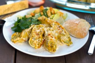 Γεμιστά κοχύλια με μπρόκολο και φέτα