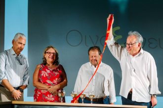 Έκοψε την κορδέλα στα «Οινοξένεια 2023» ο Φωκίωνας Ζαΐμης – Στο πλευρό των παραγωγών της Δυτικής Ελλάδος