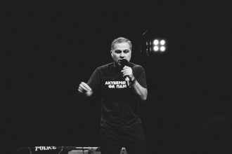 «Αγάπη μόνο ρε...»: Αποσπάσματα από παραστάσεις του Χριστόφορου Ζαραλίκου