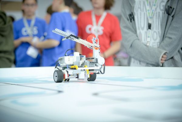 Πάτρα: Ξεκινά και πάλι το ταξίδι στη ρομποτική από το Σκαγιοπούλειο