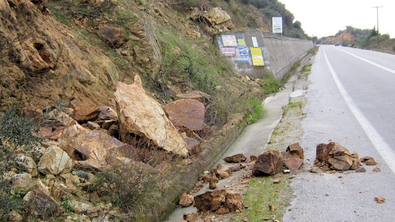 Κλειστή η Π.Ε.Ο. Πατρών-Κορίνθου στο ύψος του Μετοχίου Ελαιώνα - Αμφιδρόμηση στην Ν.Ε.Ο Πατρών - Αθηνών