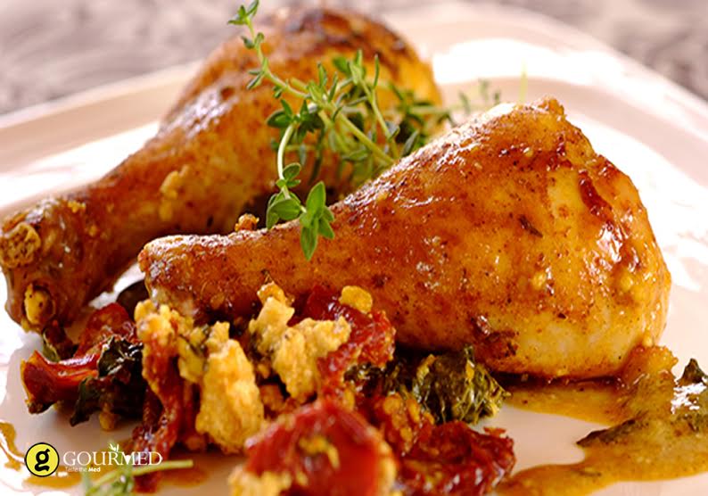 Κοτόπουλο με ντομάτα και φέτα