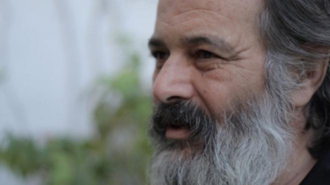 Ποιοι είναι οι ενήλικοι;