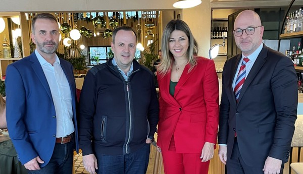 Σε γεύμα με την Υφυπουργού Τουρισμού ο Πρόεδρος του Επιμελητηρίου Πλάτωνας Μαρλαφέκας