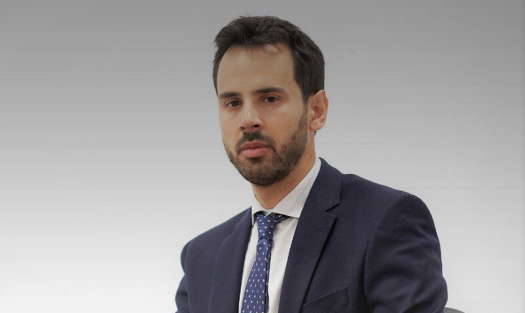 Ρωμανός: Θεσμική κανονικότητα όσα είδαμε στην κηδεία Σημίτη – Πρέπει να συνηθίζουμε