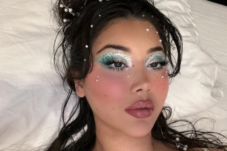 Αντίο clean girl beauty: Η νέα τάση στην ομορφιά που ήρθε για να μείνει το 2025