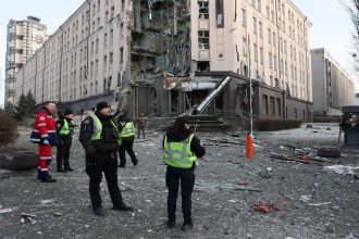 Ουκρανία: Ρωσική μαζική επιδρομή με στόχο υποδομές - Για 40 πυραύλους και 70 drones μιλά ο Ζελένσκι