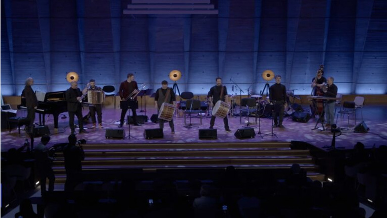 Η Ευανθία Ρεμπούτσικα μάγεψε στο Παρίσι