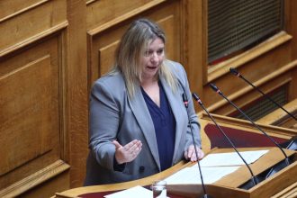 Συρεγγέλα: Η αντιπολίτευση παίζει με τους θεσμούς
