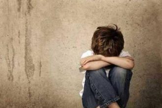 Σοκ στη Φλώρινα: 13χρονος βίαζε από το καλοκαίρι το 6χρονο ξαδερφάκι του