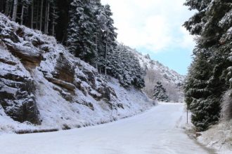 Καιρός: Ποιες περιοχές θα ντυθούν στα «λευκά» την Κυριακή - Έρχεται ο «Βαλκανικός χιονιάς»