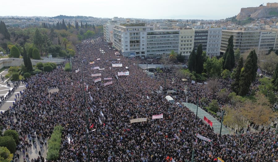 Προβληματισμός στο Μέγαρο Μαξίμου για τα μαζικά συλλαλητήρια για τα Τέμπη