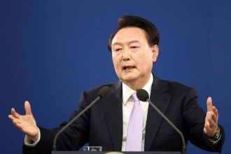 Νότια Κορέα: Νέα προσπάθεια σύλληψης του έκπτωτου προέδρου Γιουν Σουκ Γέολ – Άγνωστο αν βρίσκεται στην κατοικία του