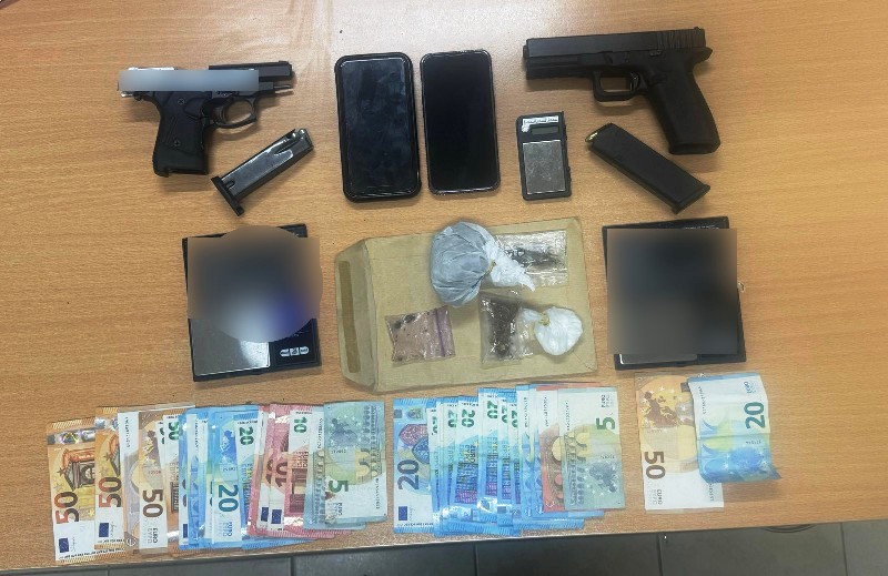 Πάτρα: Τρεις συλλήψεις για όπλα και ναρκωτικά - Είχαν "καβάτζα" (ΦΩΤΟ)