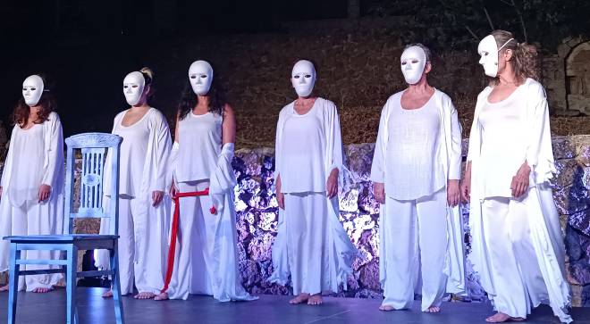 Θέατρο Επίκεντρο+: "Με το στόμα κλειστό"