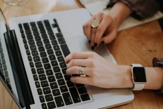 Voucher για αγορά tablet και laptop: Λήγει η προθεσμία αύριο