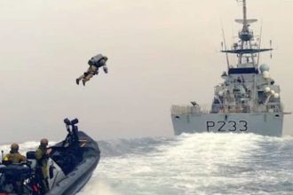 Τουρκική εταιρεία ανέπτυξε σακίδιο πλάτης που κάνει τους στρατιώτες να... πετούν - Βίντεο