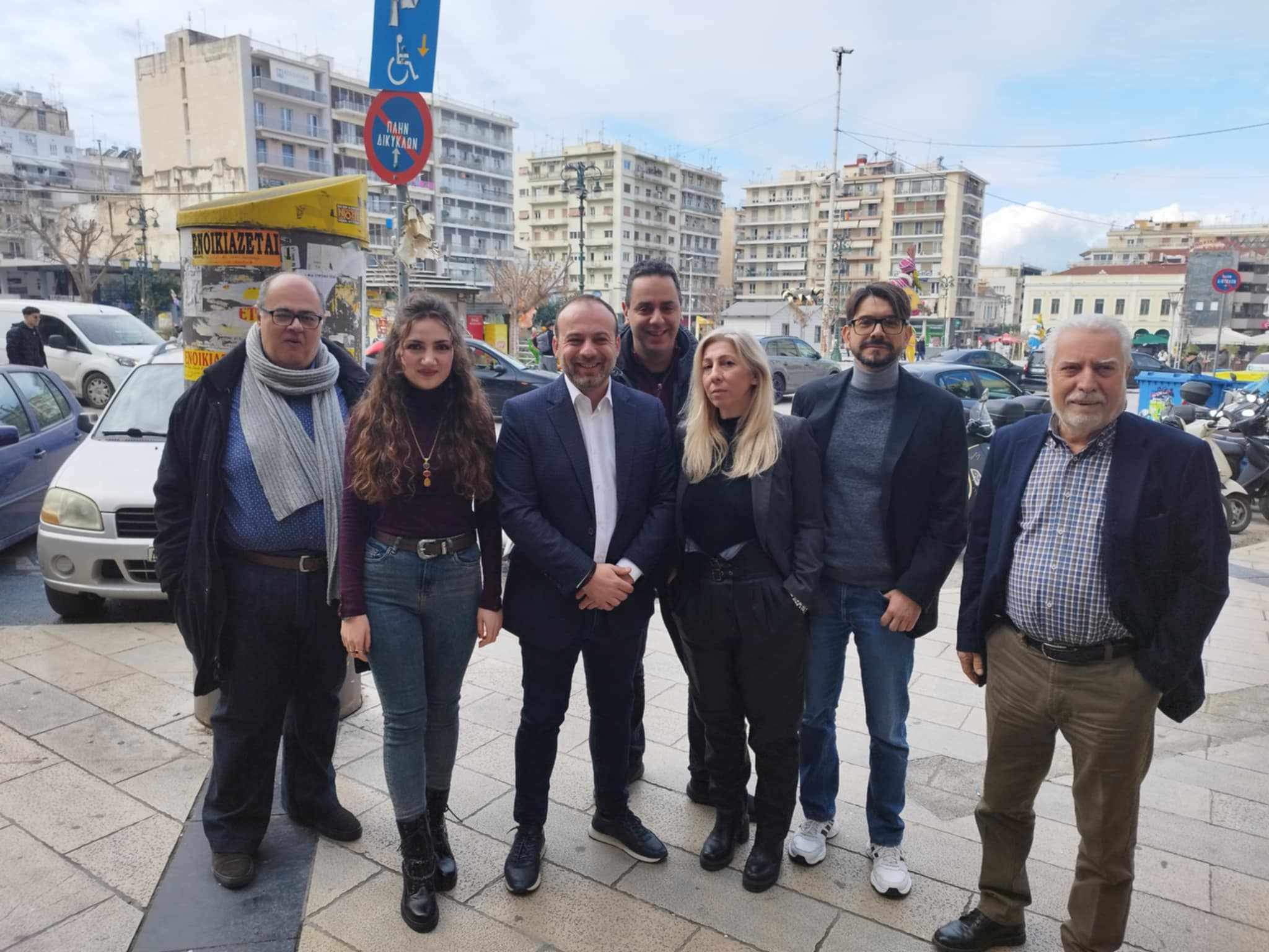Το "κόμμα Κασσελάκη" συναντήθηκε με δημοσιογράφους