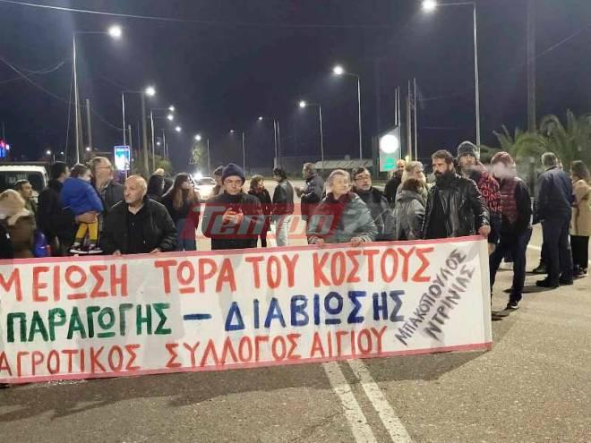 Στη Γέφυρα Σελινούντα οι αγρότες του Αιγίου - Ολιγόλεπτος αποκλεισμός του δρόμου, τη Δευτέρα νέα συνέλευση (ΦΩΤΟ - ΒΙΝΤΕΟ)