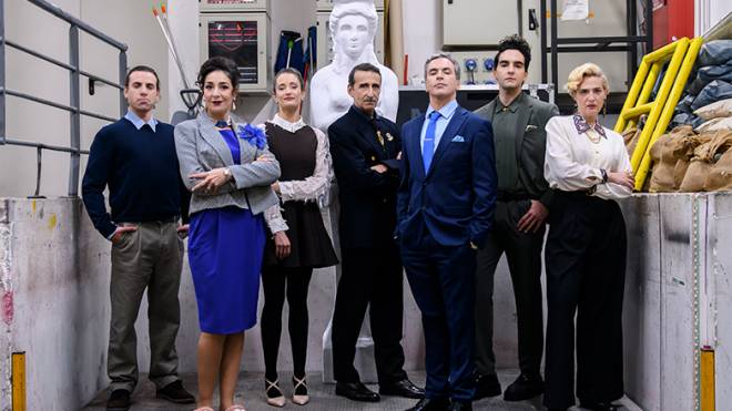 «Η Καρυάτιδα!» του Γιώργου Καπουτζίδη στο Θέατρο REX - ΒΙΝΤΕΟ