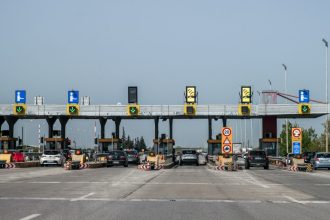 ΣΥΡΙΖΑ: Οι αυξήσεις των διοδίων αποτελούν ακόμα ένα κρίκο στην αλυσίδα ταπείνωσης της αγοραστικής δύναμης