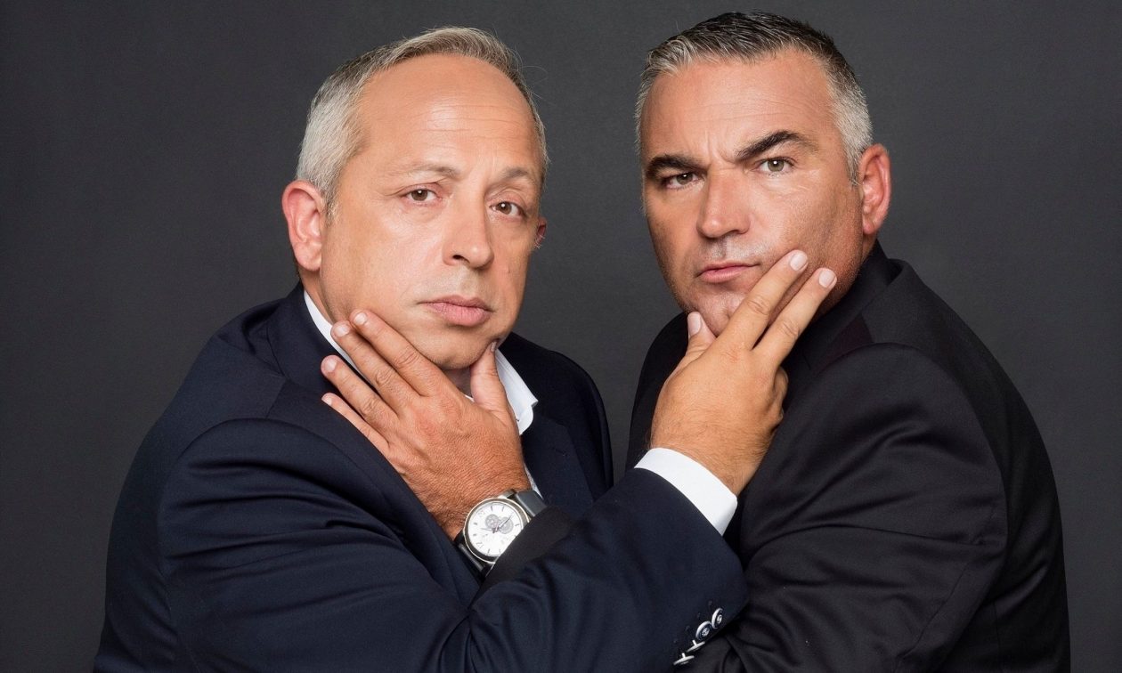 Παρουσιαστές της ενημέρωσης φορούν ...τα παπούτσια της ψυχαγωγίας