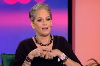 Ρέα Τουτουντζή: «Δοκίμασα τα πάντα, ήμουν ένα παιδί του αλκοόλ»