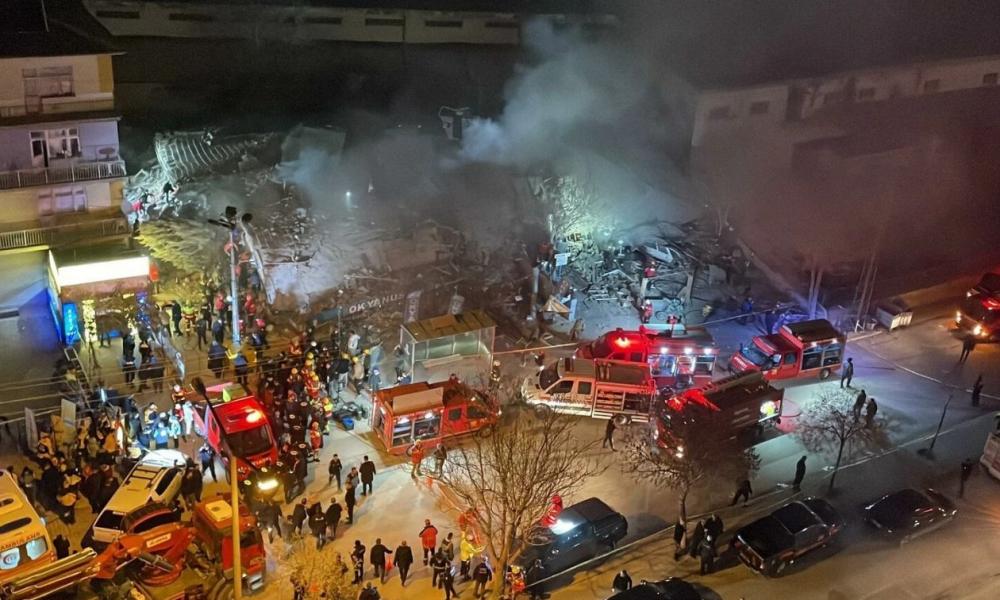 Τουρκία: Δύο νεκροί από την κατάρρευση του τετραώροφου κτιρίου στο Ικόνιο