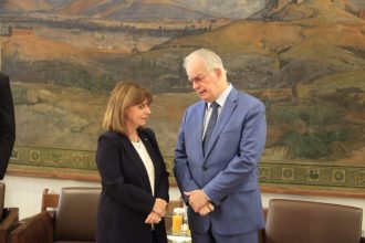 Τετ α Τετ Κ. Σακελλαροπούλου–Κ. Τασούλα στο Παγκράτι - Γευμάτισαν μαζί
