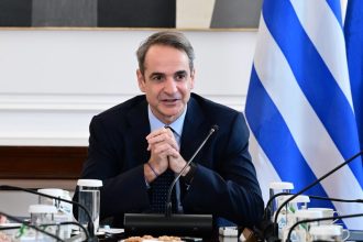 Μητσοτάκης στο υπουργικό συμβούλιο: Η Ελλάδα χώρα σταθερότητας σε ασταθή κόσμο με μια οικονομία που αποτελεί αισιόδοξη εξαίρεση στην Ευρώπη