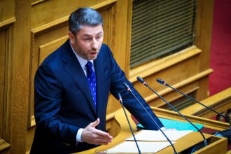 Βουλή – Ανδρουλάκης σε Μητσοτάκη: Έχετε αποτύχει και αυτό το μαρτυρούν τα προβλήματα των αγροτών που μεγεθύνονται