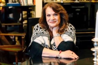 Ελπίδα: «Ο Χατζηνάσιος μου είχε πει να πάω στη Eurovision με το “Μάθημα Σολφέζ” & δεν δέχθηκα»