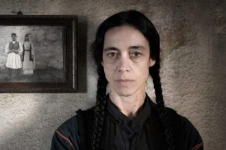 Έλενα Τοπαλίδου: «Έτσι γεννήθηκα, αν θες να με αλλάξεις, δώσε μου χρήματα να κάνω πλαστική»