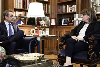 Ο Μητσοτάκης θα συναντηθεί τη Δευτέρα με τη Σακελλαροπούλου