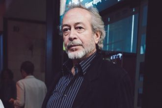 Γρηγόρης Βαλτινός: Αποκάλυψε τι θεϊκό έκανε η μητέρα του όταν πήγαινε στο θέατρο να τον δει