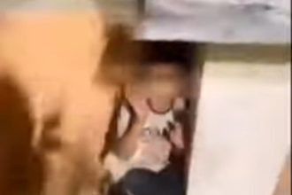 «Πες ζήτω ο Κασιδιάρης, πες το ρε» – Φασιστοειδή τραμπουκίζουν τρομαγμένο μικρό παιδί ΒΙΝΤΕΟ