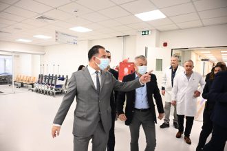 Επίσκεψη Γεωργιάδη σε ΕΚΑΒ, Σισμανόγλειο, Θριάσειο και ΚΑΤ την πρώτη μέρα του χρόνου