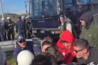 Επεισόδια με αγρότες στην Καρδίτσα - ΒΙΝΤΕΟ