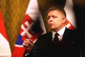 Σλοβακία: Πρόταση της κυβέρνησης για περιορισμό των δικαιωμάτων των ομόφυλων ζευγαριών