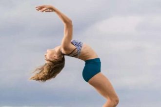 Αυτή η απλή άσκηση μάς ψηλώνει κατά 1-3 εκατοστά!