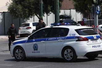 Χανιά: Σε κατάσταση αμόκ 46χρονος – Απείλησε με σκεπάρνι την πρώην του και τον σύντροφο της
