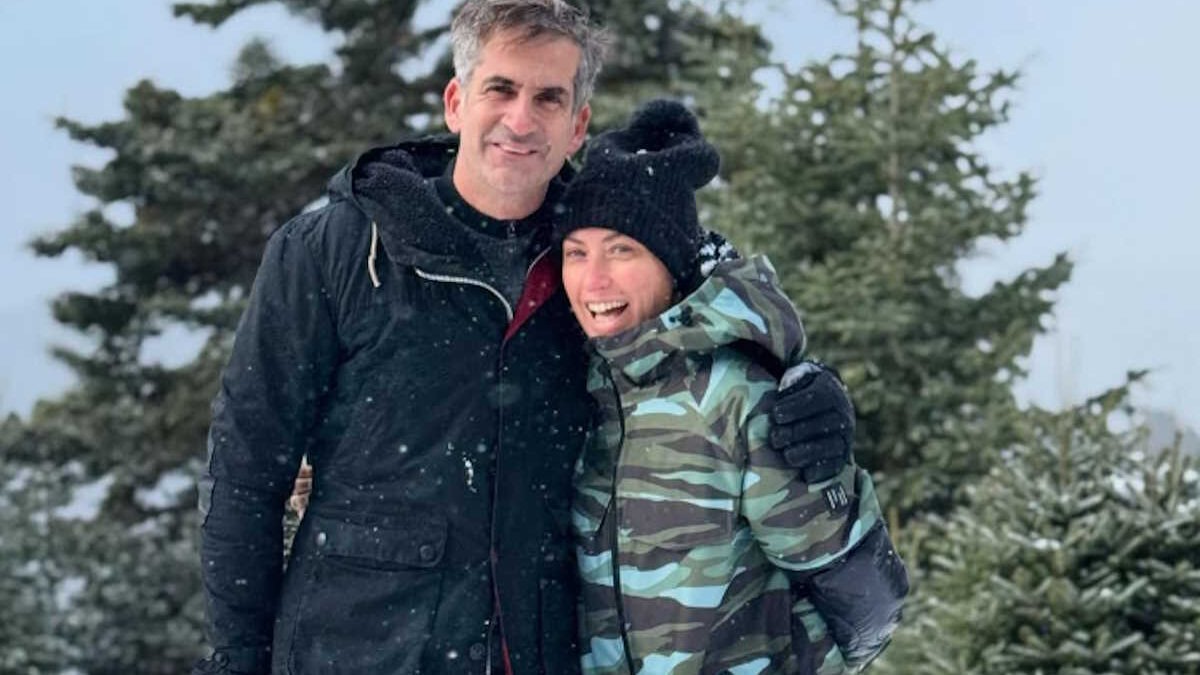 Πρωτοχρονιά στα χιόνια της Ευρυτανίας για τη Σία Κοσιώνη με τον Κώστα Μπακογιάννη