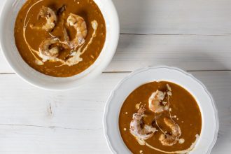 Σούπα bisque με γαρίδες και φινόκιο