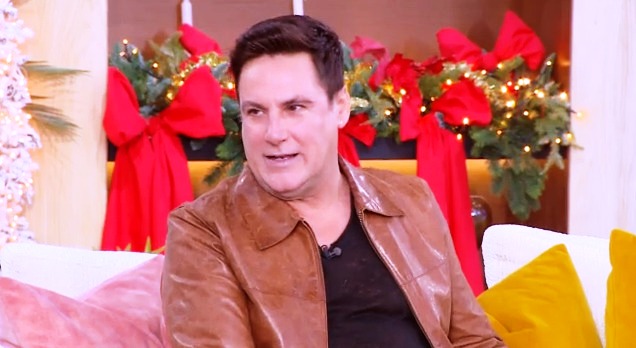 Χρήστος Νέζος: «Ξεκίνησα στην τηλεόραση το 1991 με την Ρούλα Κορομηλά»