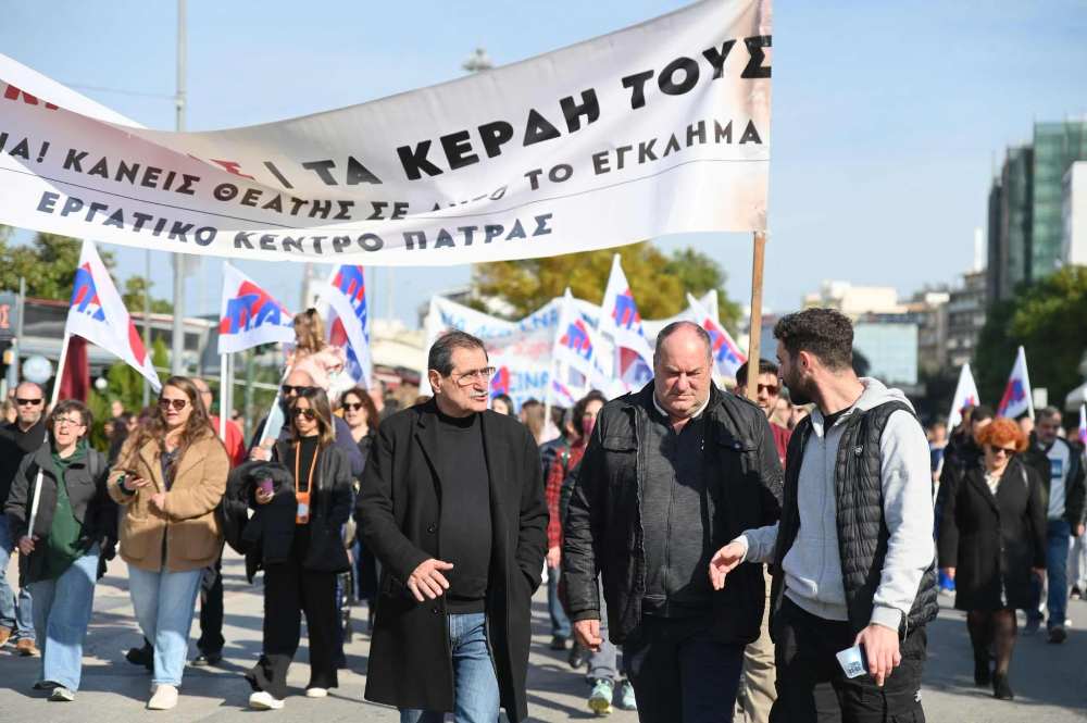 Στην πορεία για τα Τέμπη ο δήμαρχος Πατρέων