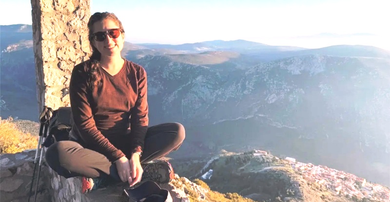 Καθηγήτρια και έγκυος στον 6ο μήνα η 33χρονη που έπεσε από τα βράχια της Πρέβελης και σκοτώθηκε