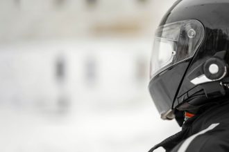 Βενζίνη τέλος εάν ο οδηγός μηχανής δεν φοράει κράνος - Υψηλά πρόστιμα και στους πρατηριούχους