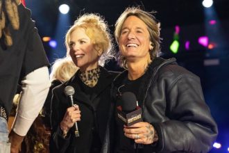 Νικόλ Κίντμαν: Το μυστικό του επιτυχημένου γάμου της με τον Κιθ Έρμπαν οφείλεται στο ντους